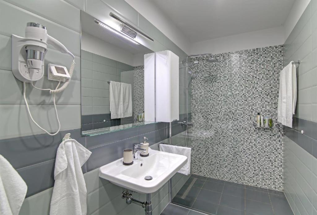 Abelia, Two Terraces, Hot Tub, Free Parking Apartment ดูบรอฟนิก ภายนอก รูปภาพ