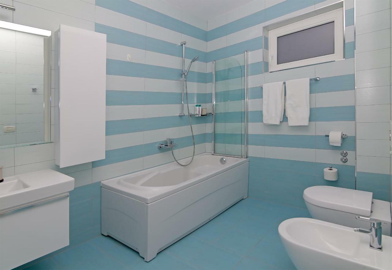 Abelia, Two Terraces, Hot Tub, Free Parking Apartment ดูบรอฟนิก ภายนอก รูปภาพ